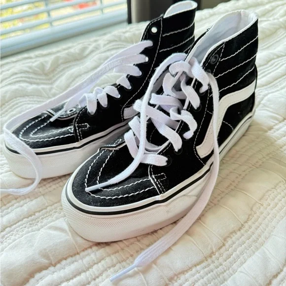 Vans high top sneakers - Picture 2 of 5